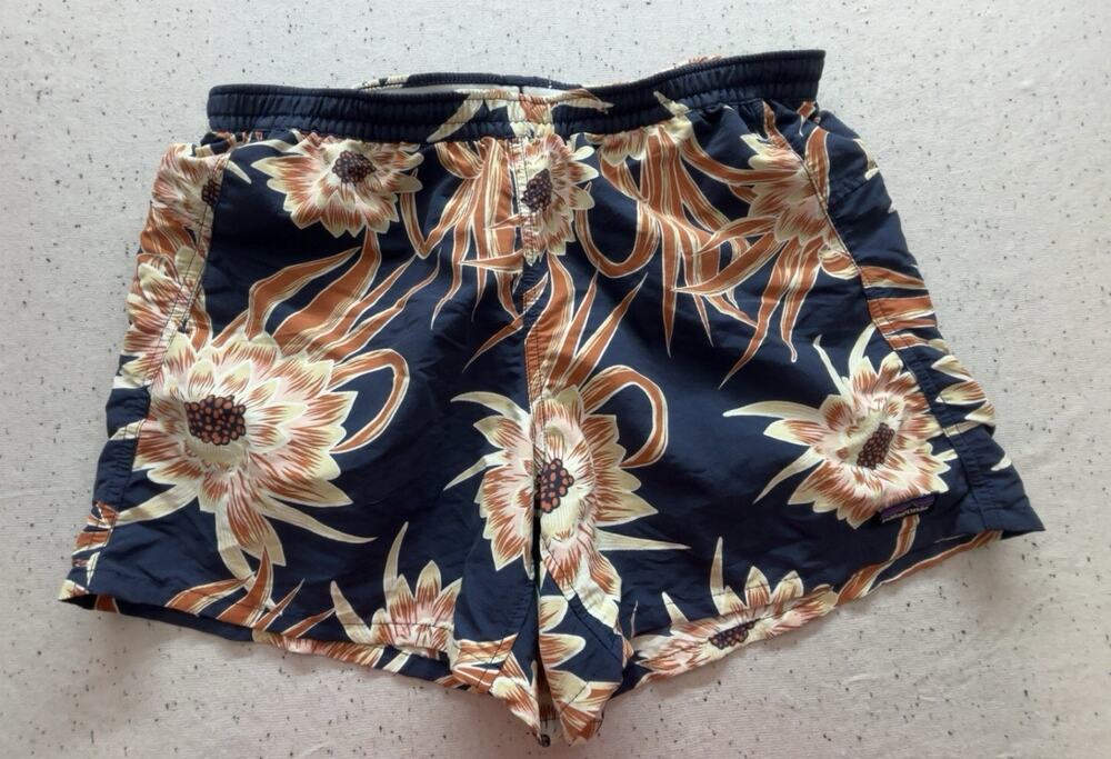 Patagonia Womens Baggies Shorts M Medium 5" Seeded Multi Navy Floral STY57058